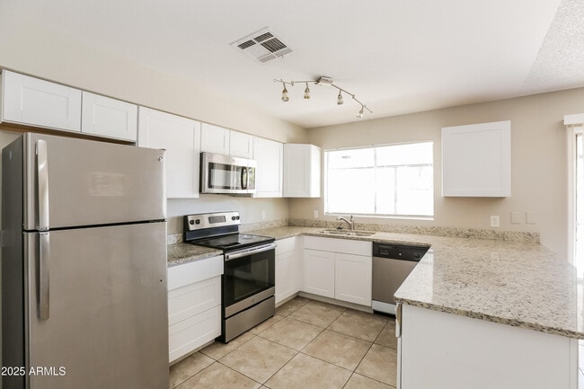Building Photo - 503 W El Prado Rd