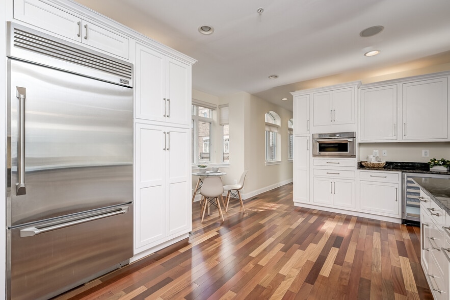 Building Photo - 621 Ponte Villas N