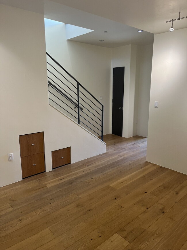 Building Photo - Contemporary 2 bed, 2.5 bath condo in Carbondale w/ stellar Mt. Sopris views