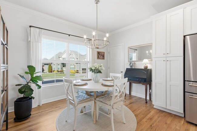 Building Photo - 2046 Lequire Ln