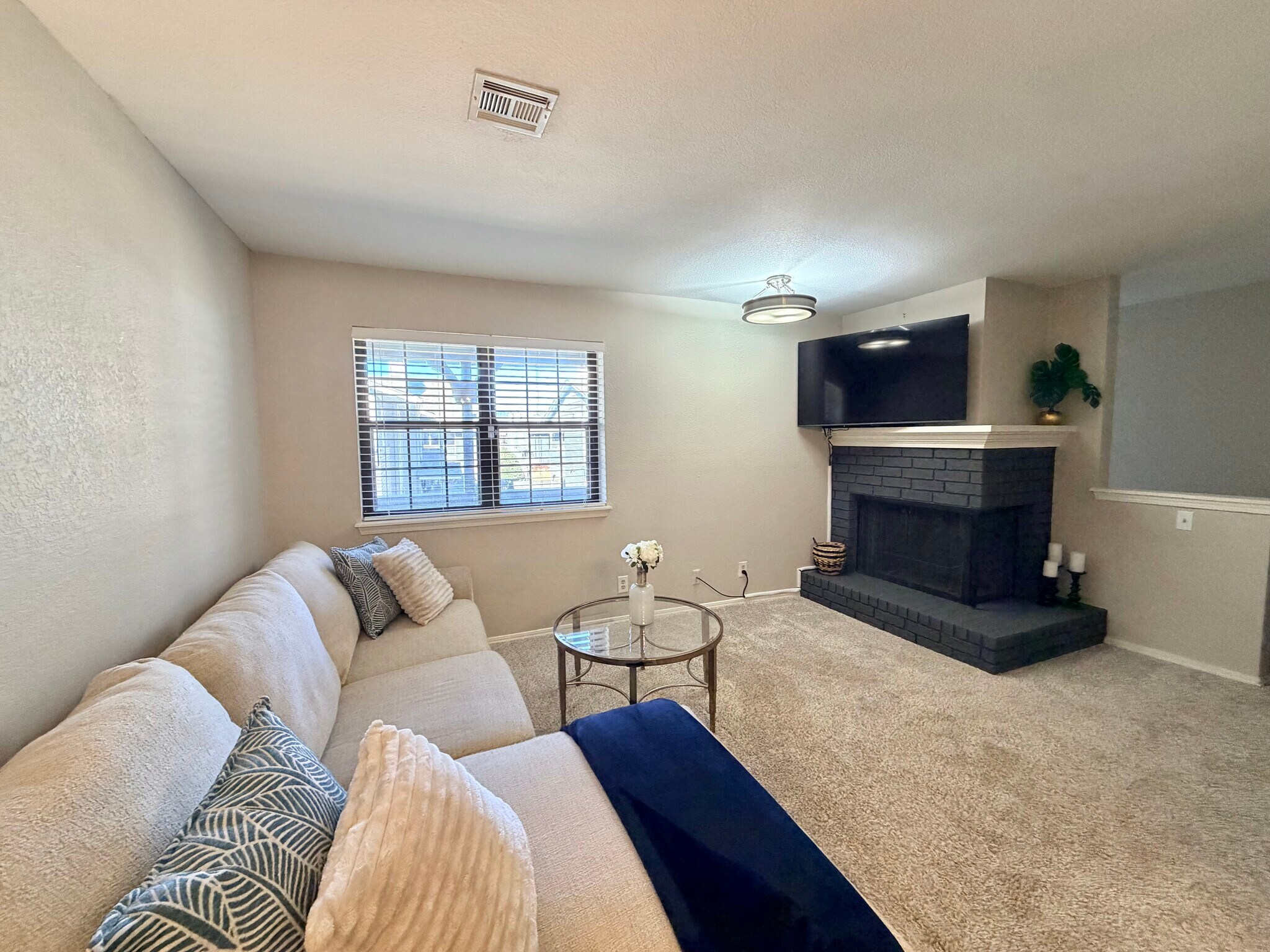 Building Photo - 9031 S Delaware Ave