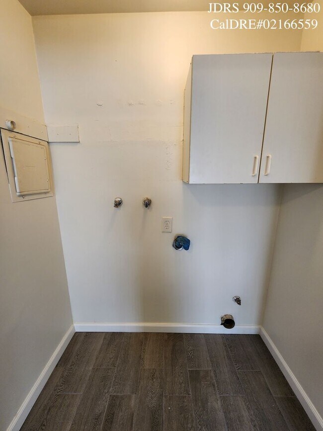 Building Photo - 10495 Adobe Ct