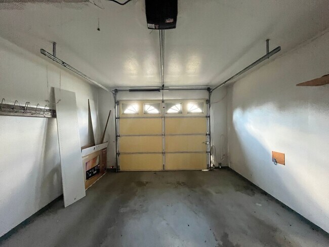 Building Photo - 4019 SE 66th Ave