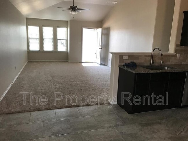 Building Photo - 9311 Sagebrush Ave