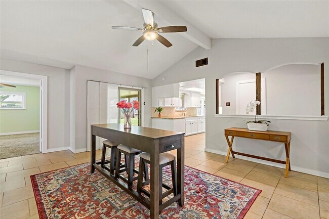 Building Photo - 4518 N Heron Dr