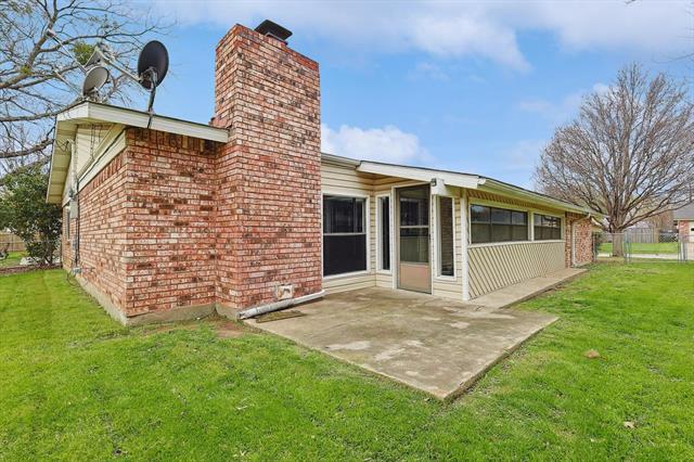 Building Photo - 804 Forest Glen Dr
