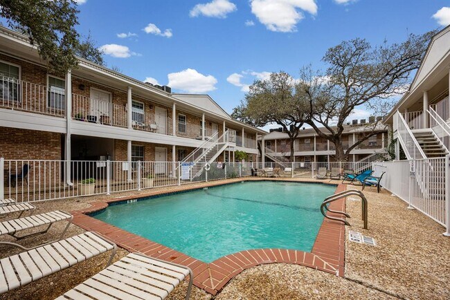 Building Photo - 1240 Barton Hills Dr