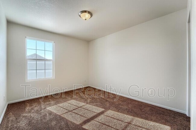 Building Photo - 2273 Saddle Back Ct