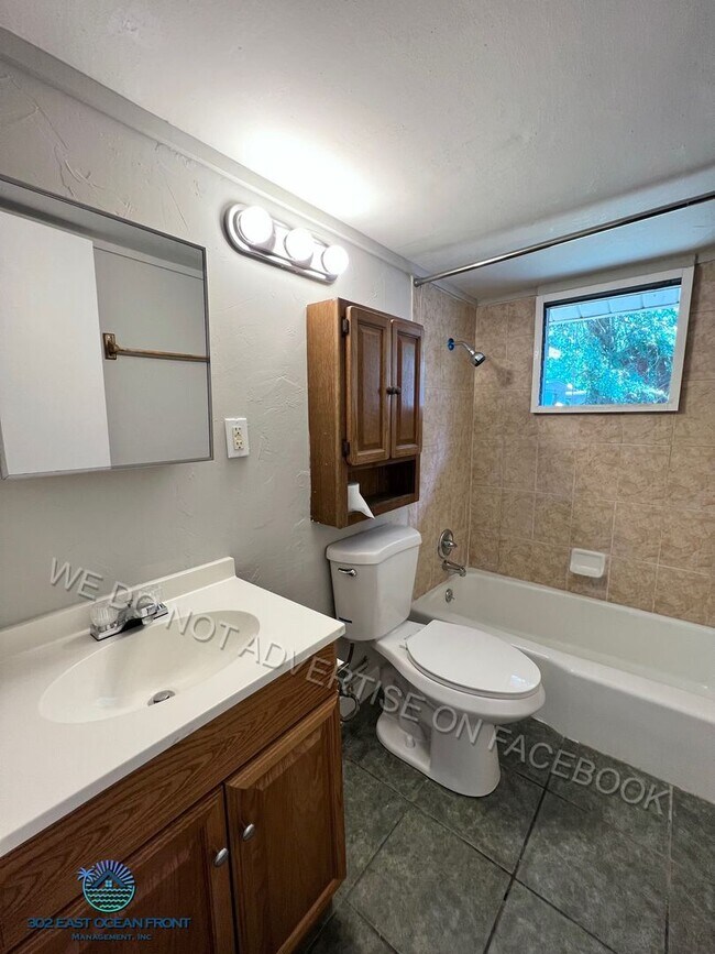 Building Photo - Adorable 3 bedroom / 1 bathroom home now a...
