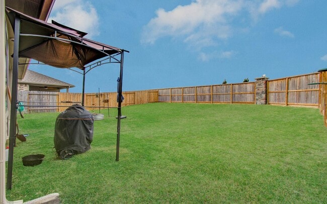 Building Photo - 14344 Rain Dr