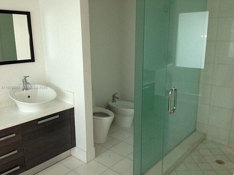 Building Photo - 2950 NE 188th St