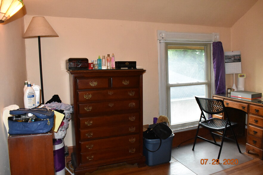 bedroom 5 - 529 Elizabeth St