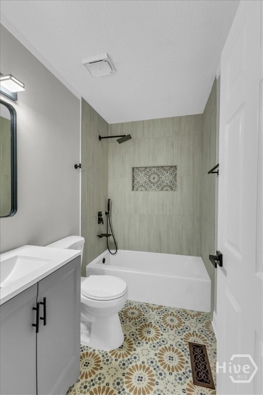 Building Photo - 131 Pointe S Dr