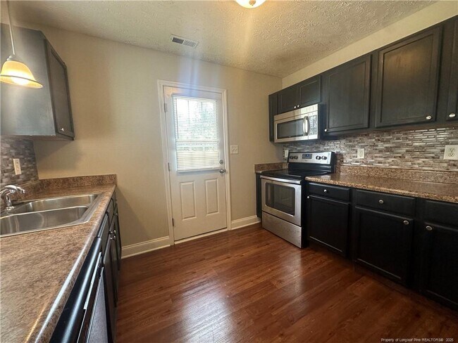 Building Photo - 450 Copper Creek Dr