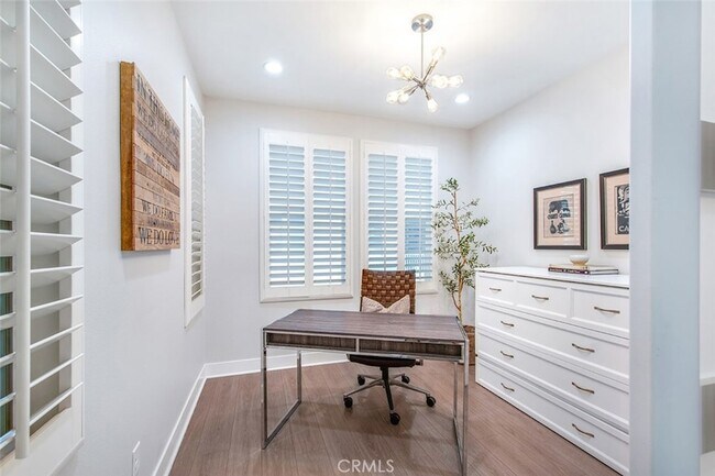 Building Photo - 10 Brownstone Way