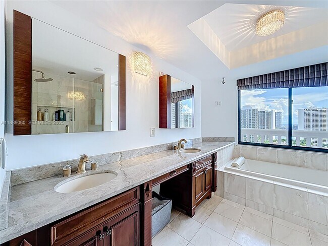 Building Photo - 1000 W Island Blvd