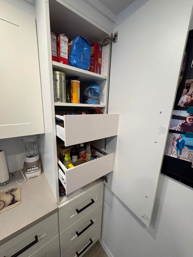 Building Photo - 2161 NE 1st Ct