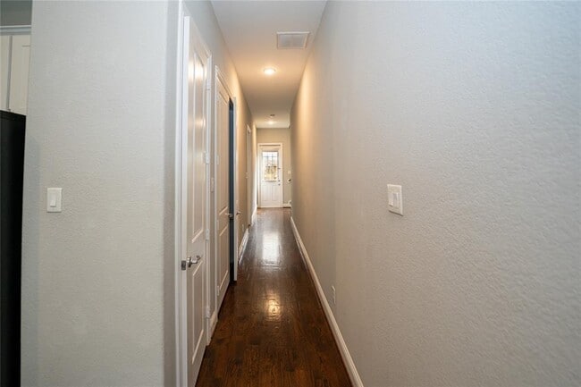 Building Photo - 5411 Camaguey St