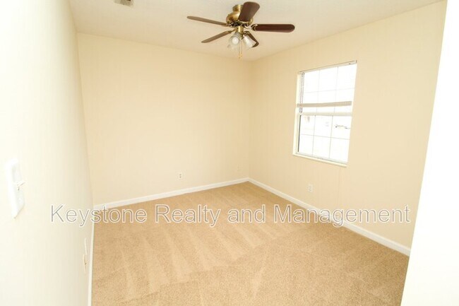 Building Photo - 1175 Schatten St