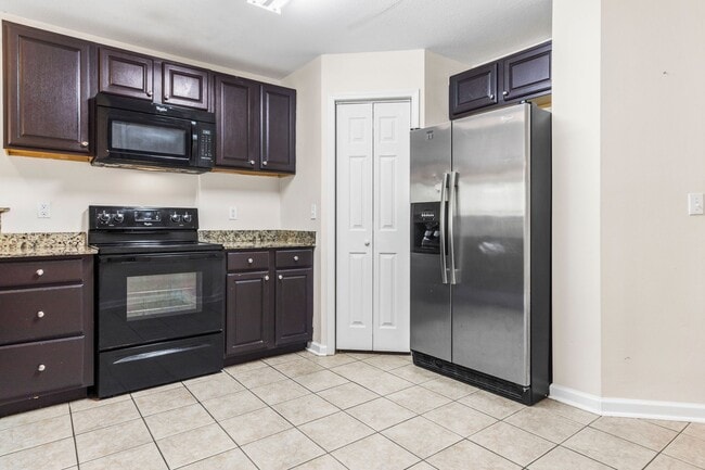 Building Photo - 14797 Nassau Dr