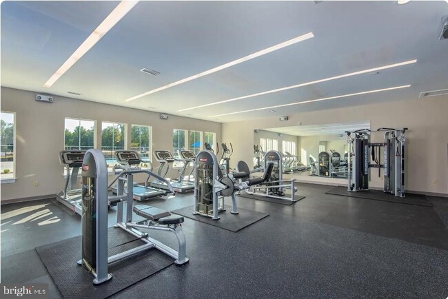 Building Photo - 320 Rolling Valley Dr