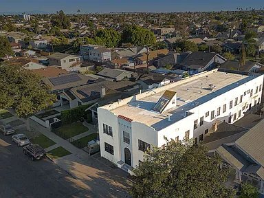 Building Photo - 1628 W 45th St
