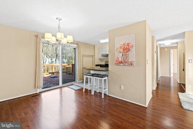 Building Photo - 8469 Rippled Creek Ct