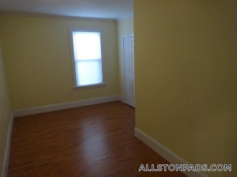 Building Photo - 57 Riverdale St