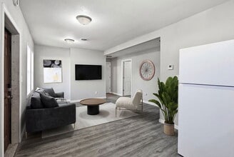 Building Photo - 313 Novak St