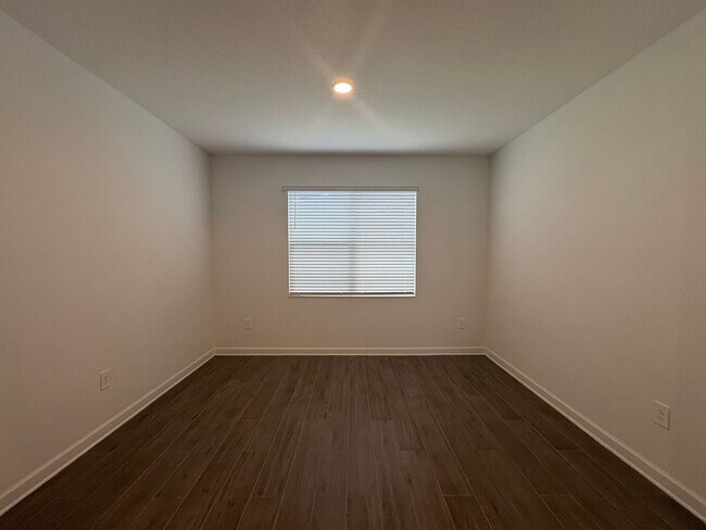 Building Photo - 3-bedroom Home for Rent in Storey Park