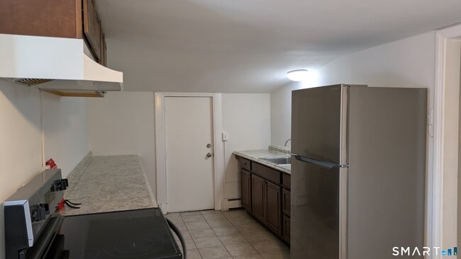 Building Photo - 657 Naugatuck Ave