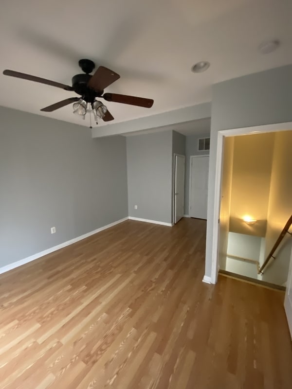 Building Photo - 1600 Light St