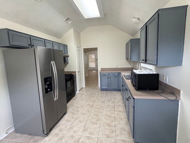 Building Photo - 21111 Woodland Green Dr