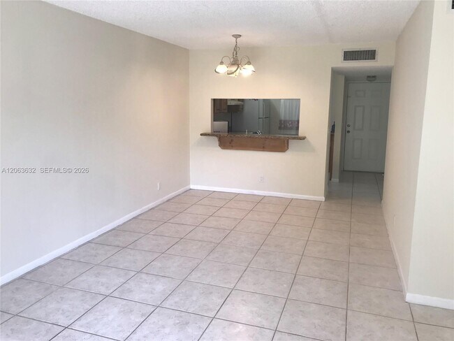 Building Photo - 6796 Palmetto Cir S