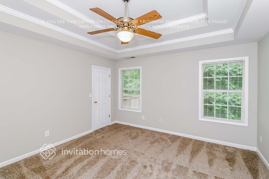 Building Photo - 5760 Tanglewood Dr