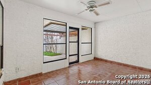 Building Photo - 5854 Royal Rdg Dr