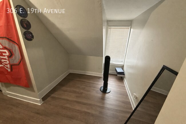 Building Photo - 306 E 19th Ave