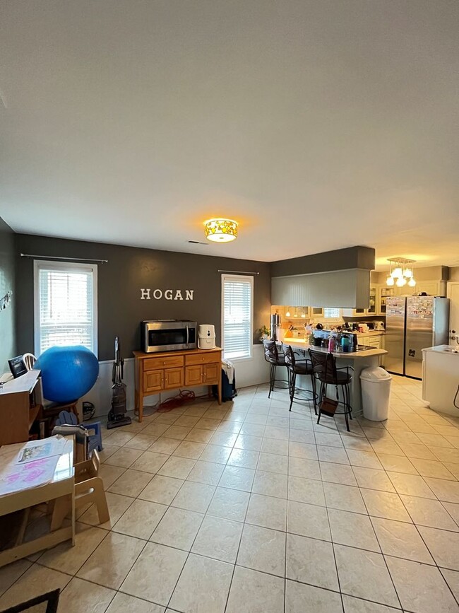 Building Photo - Superb 3 bedroom 2.5 bath home in Springda...