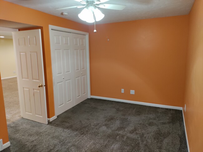 Basement bedroom - 13935 Arbor Cir