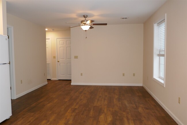 Building Photo - 33 Rudd Farm Dr