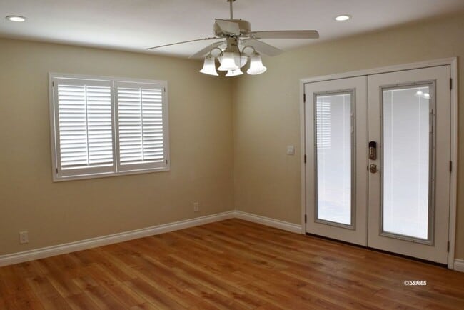 Building Photo - 4 bed 3 bath