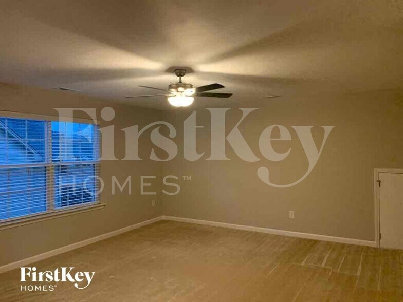 Building Photo - 433 Melva Ln