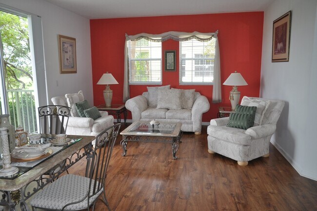 Building Photo - Beautiful 2/2 Ready For Move In !!!