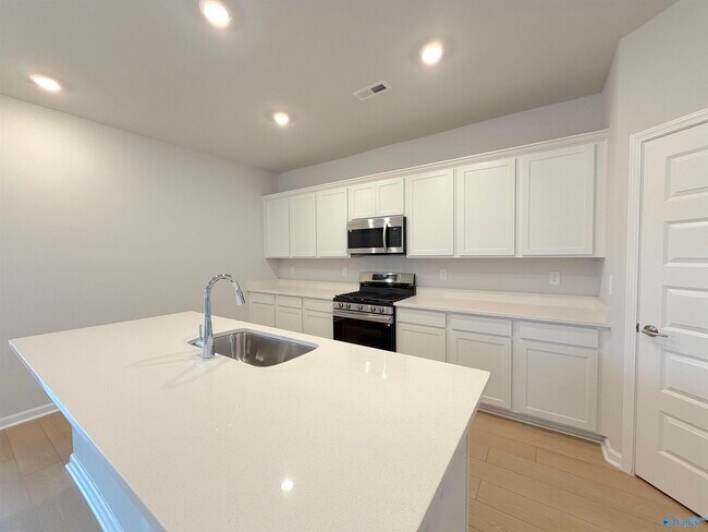 Building Photo - 203 Stockyard Cir