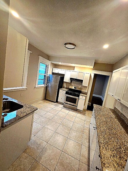 Building Photo - 597 Whalley Ave