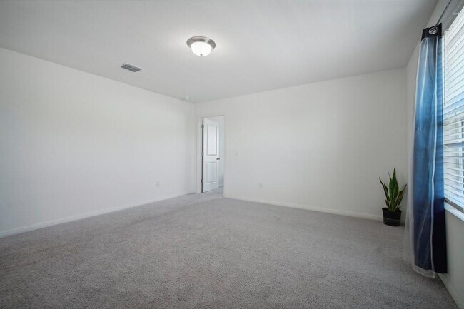 Building Photo - 200 Gemsbok Rd
