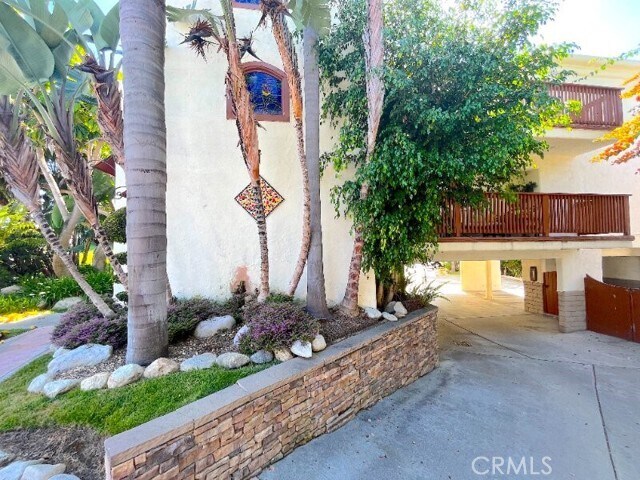 Building Photo - 248 W Avenida Palizada