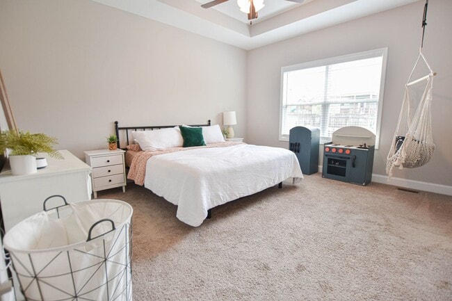 Building Photo - Pet Friendly Three Bedroom!