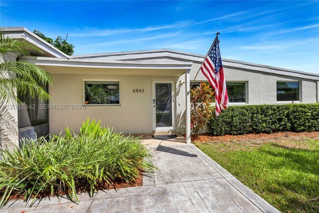 Building Photo - 6843 SW 53rd St