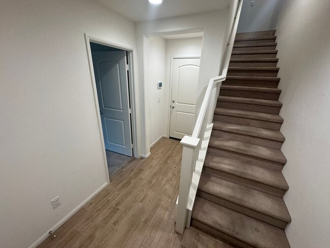 Building Photo - Beautiful 3-Bedroom Home in Vista – Modern...